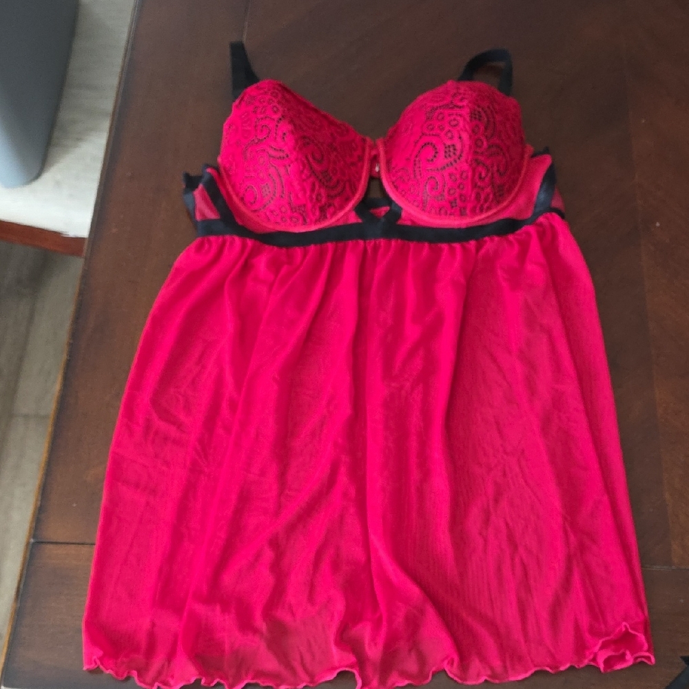 (J65) Black Bow Red and Black Lace Chemise Sz 1x